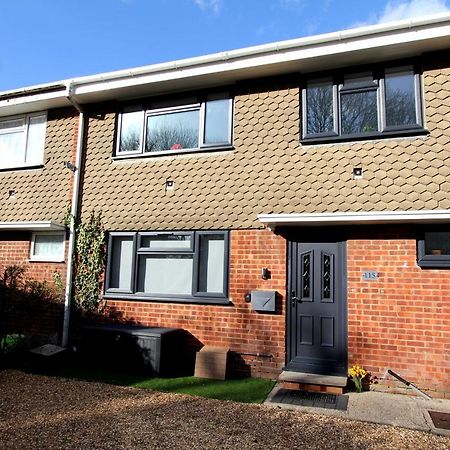 Crown Meadow - 4 Bedroom House - Heathrow - Excellentstays Colnbrook Εξωτερικό φωτογραφία