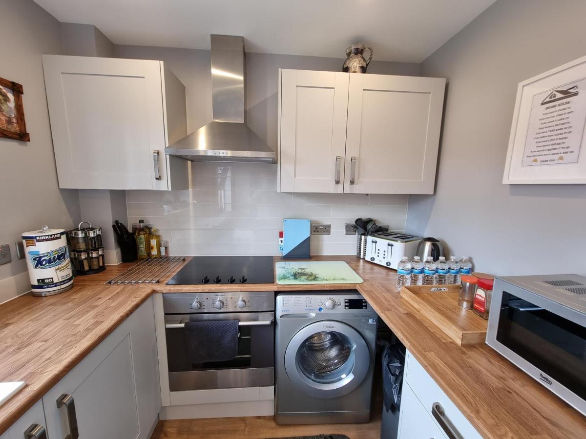 Crown Meadow - 4 Bedroom House - Heathrow - Excellentstays Colnbrook Εξωτερικό φωτογραφία